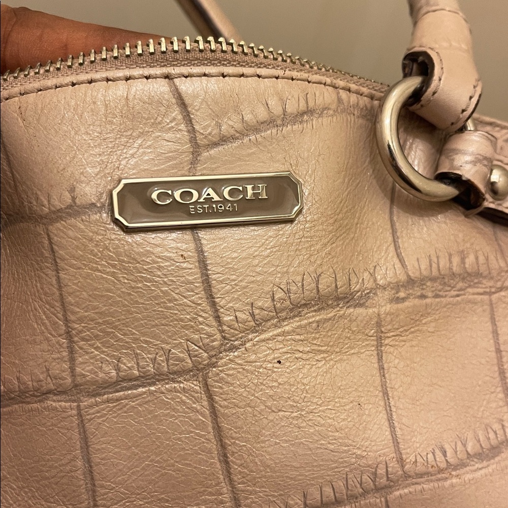 Coach, please check all picture of condition - Picture 5 of 17